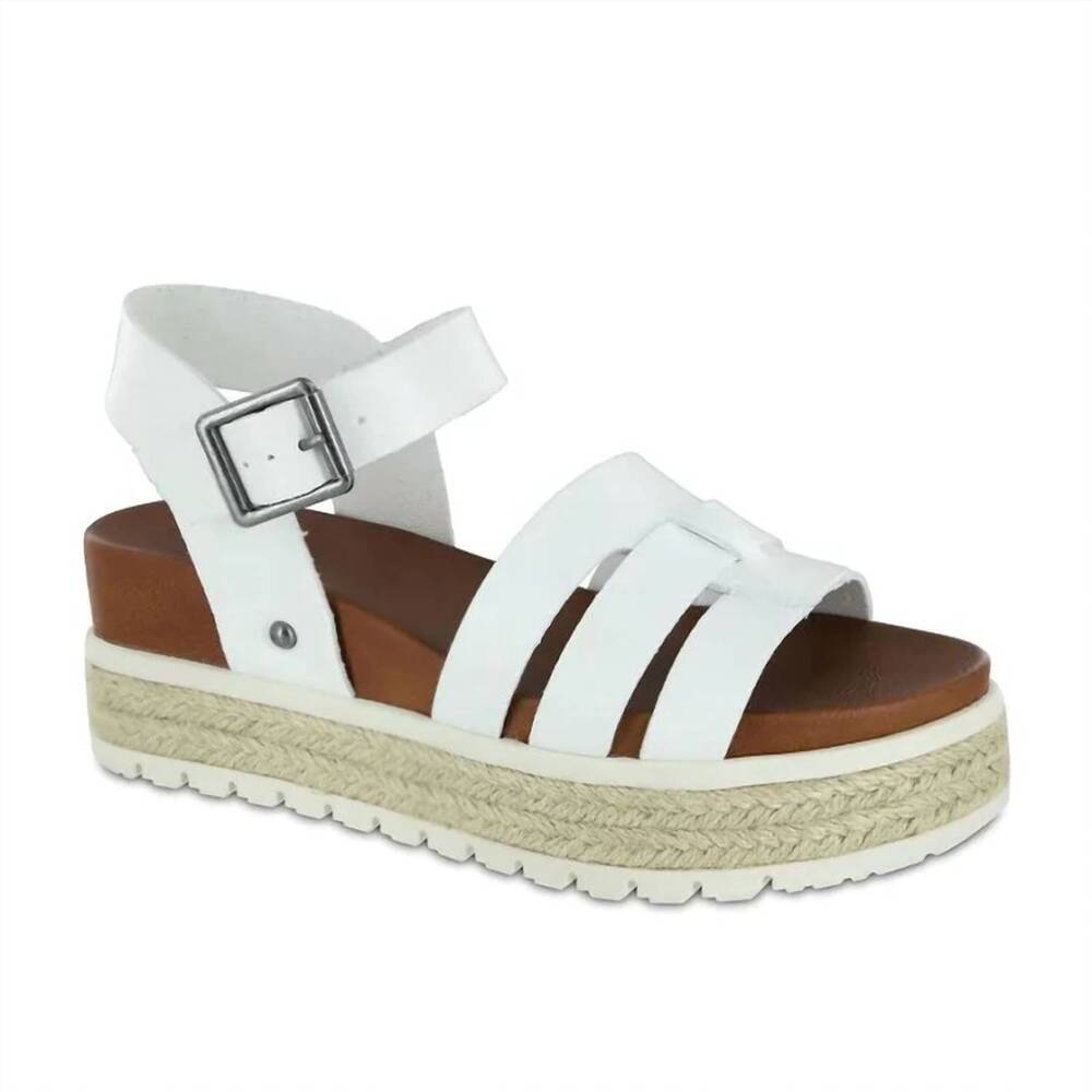 NEW MIA women's karlotta sandals in white